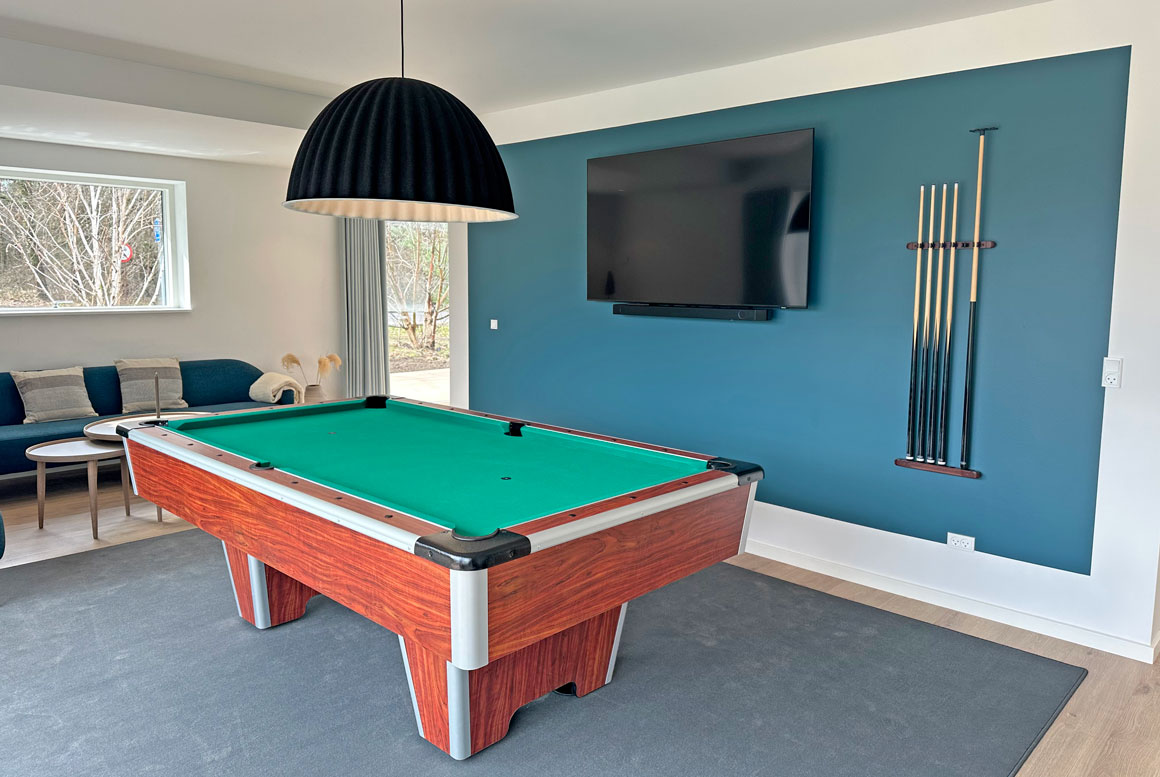 Strandvejshuset - Have fun with a game of billiard in one of the two living rooms