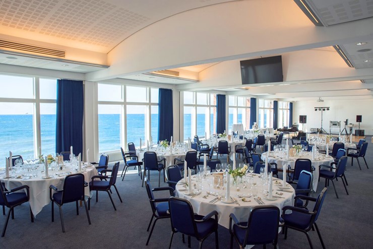 Do you want round tables for your wedding, or?