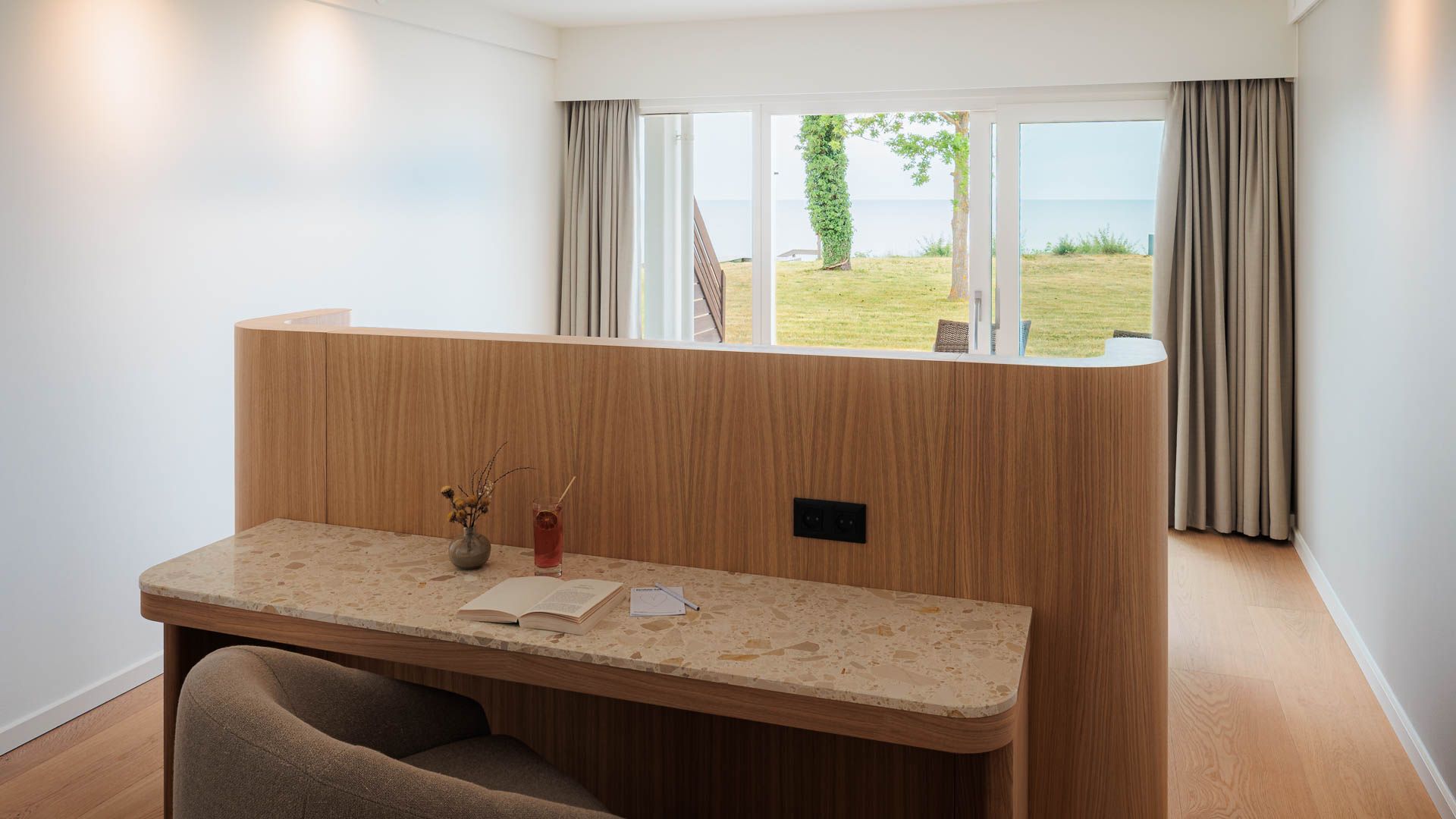 Fredensborg Badehotel Garden Suite Sovevaerelse Med Dobbeltseng Web
