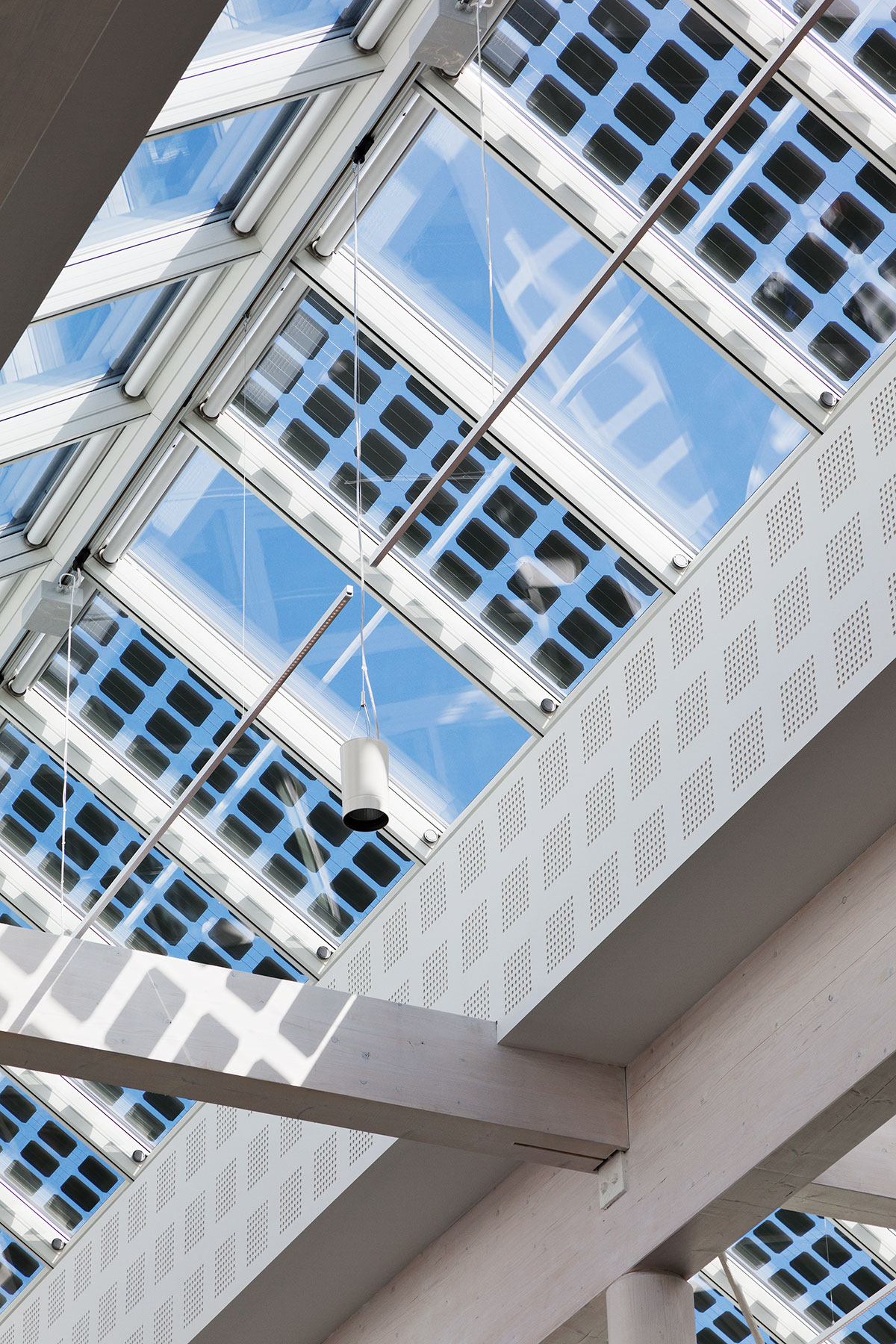 Special windows create extra light for your meeting