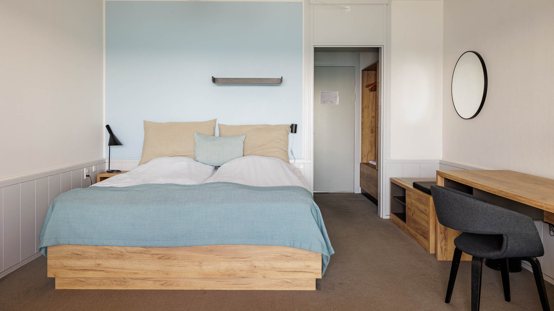 Griffen Spahotel Vaerelse Med Havudsigt Indretning Web