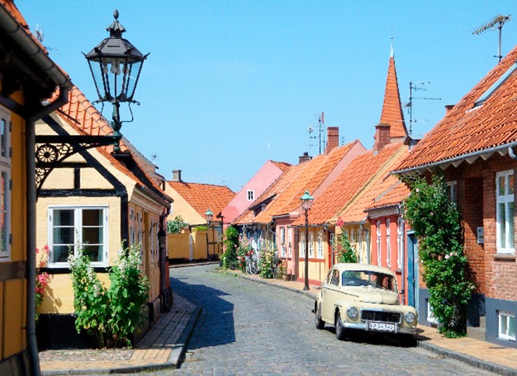 Rønne by byder på mange hyggelige, små gader, museer, restauranter og shopping