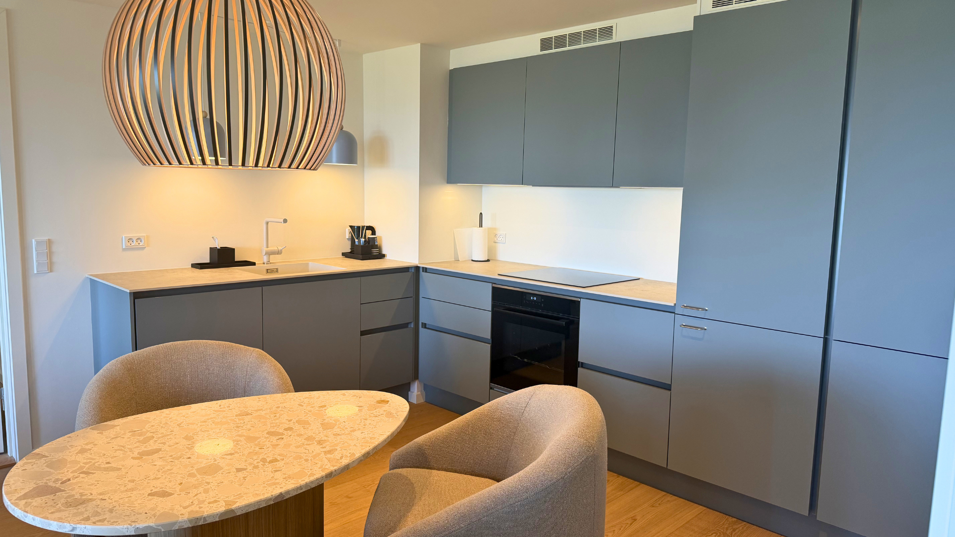 Fredensborg Badehotel Gardensuite Koekken Alrum (2)