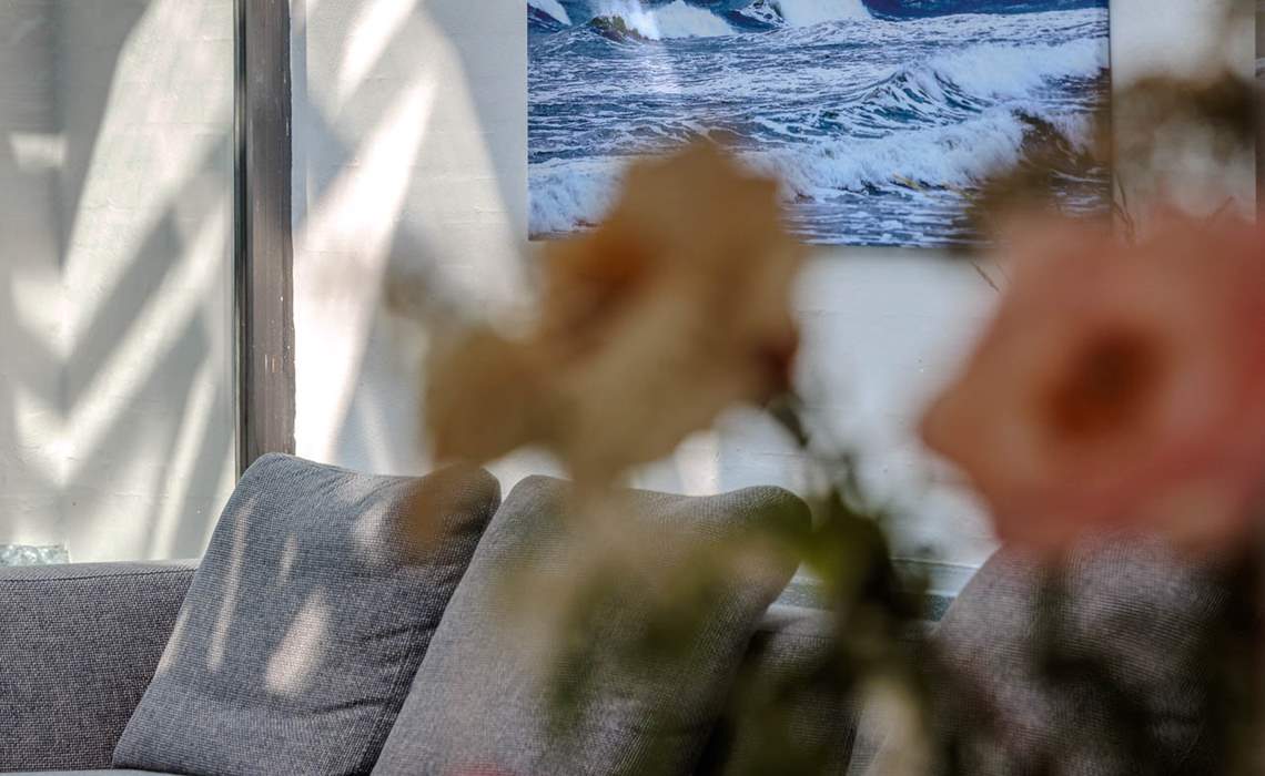 Fredensborg Badehotel Loungesofa Og Blomster Web